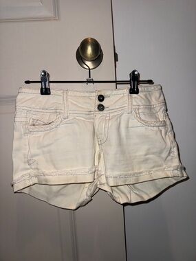 Women’s white Casual Denim Shorts